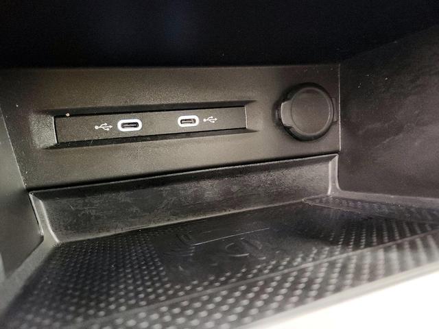Photo of 2022 Gray Volkswagen Taos