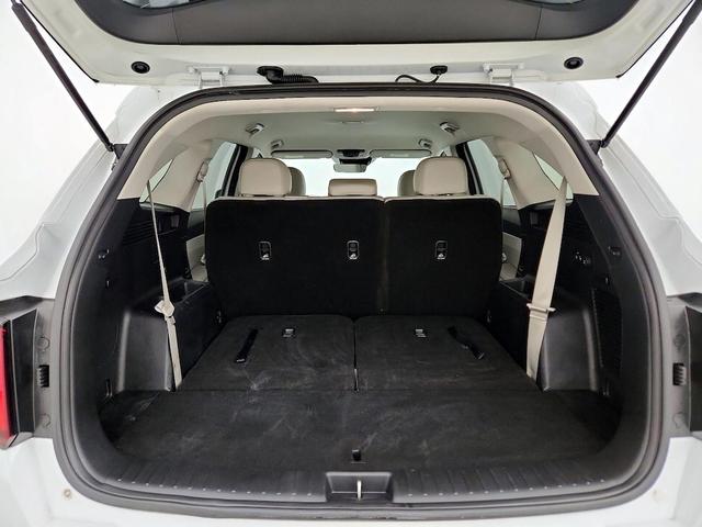 Photo of 2022 White Kia Sorento