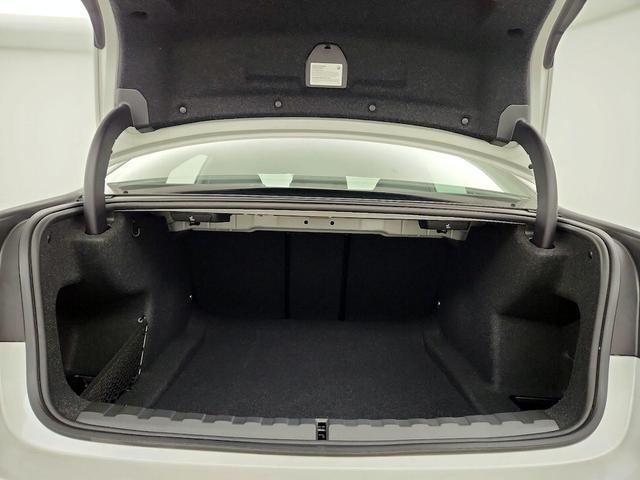 Photo of 2024 White BMW 330