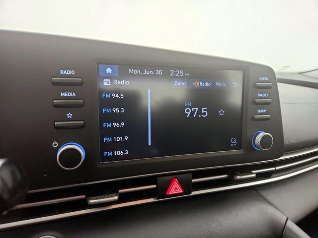 Photo of 2023 Blue Hyundai ELANTRA