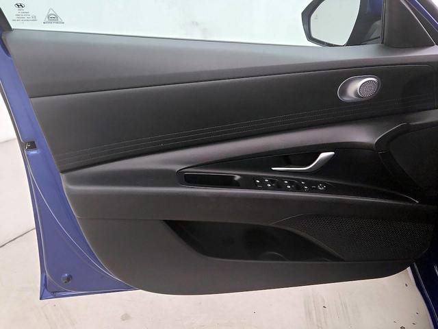 Photo of 2023 Blue Hyundai ELANTRA