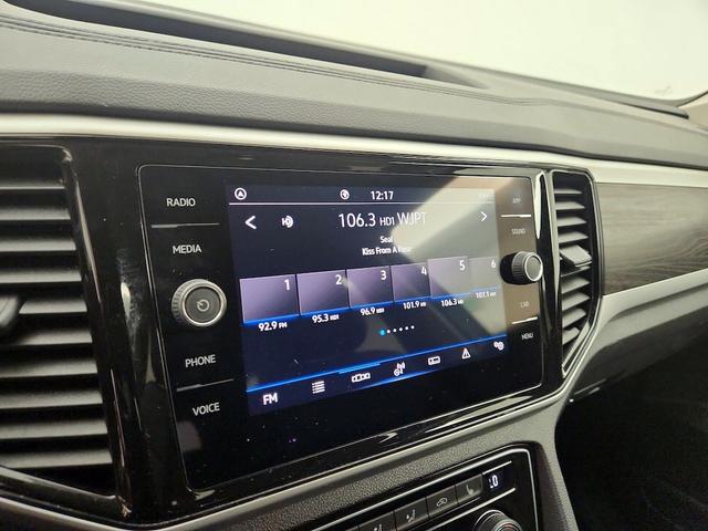 Photo of 2023 Gray Volkswagen Atlas