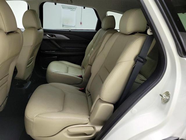 Photo of 2022 White Mazda CX-9