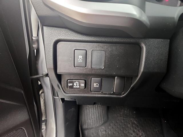 Photo of 2021 Silver Toyota Tacoma