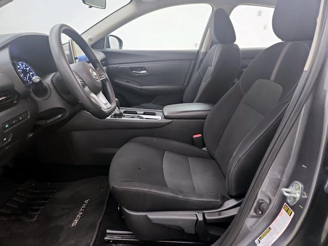Photo of 2023 Gray Nissan Sentra