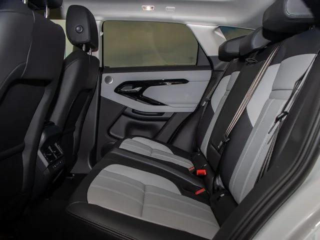 Photo of 2025 Fuji White Land Rover Range Rover Evoque