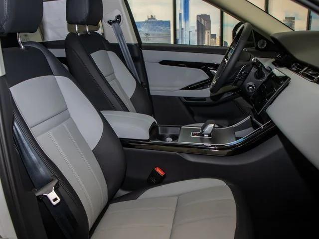 Photo of 2025 Fuji White Land Rover Range Rover Evoque