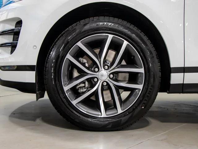 Photo of 2025 Fuji White Land Rover Range Rover Evoque
