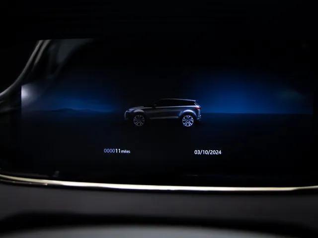 Photo of 2025 Fuji White Land Rover Range Rover Evoque