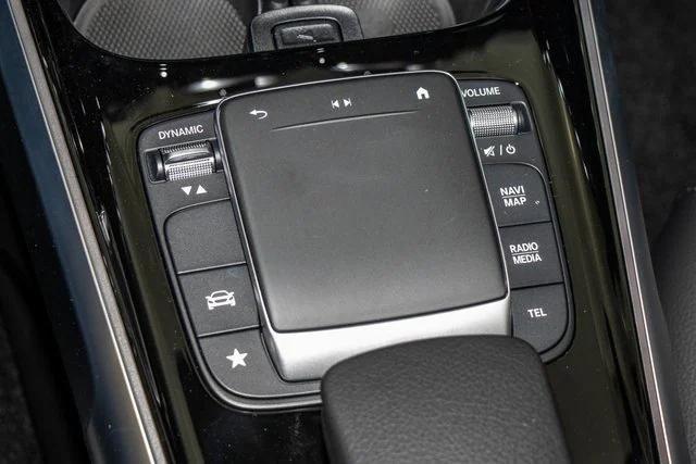 Photo of 2022 Night Black Mercedes-Benz GLB 250