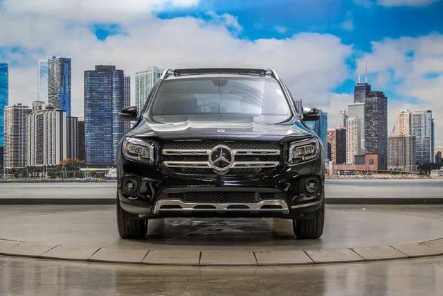 Photo of 2022 Night Black Mercedes-Benz GLB 250