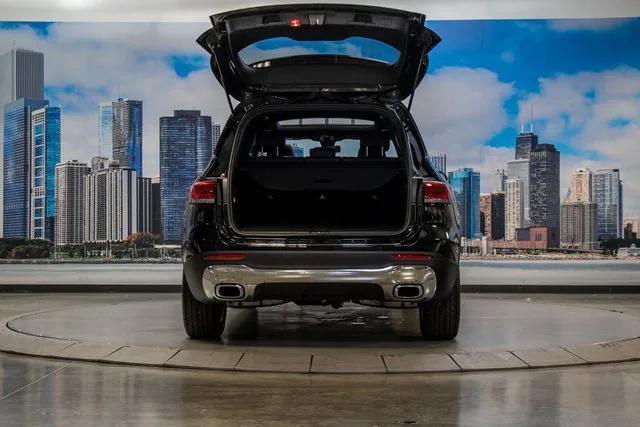 Photo of 2022 Night Black Mercedes-Benz GLB 250