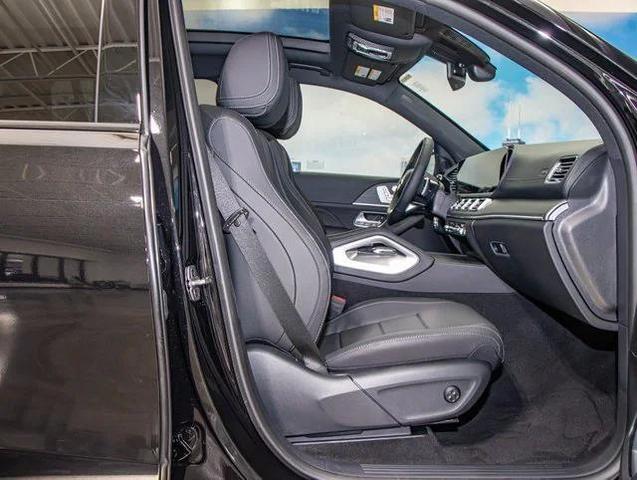 Photo of 2025 Obsidian Black Metallic Mercedes-Benz GLS 450