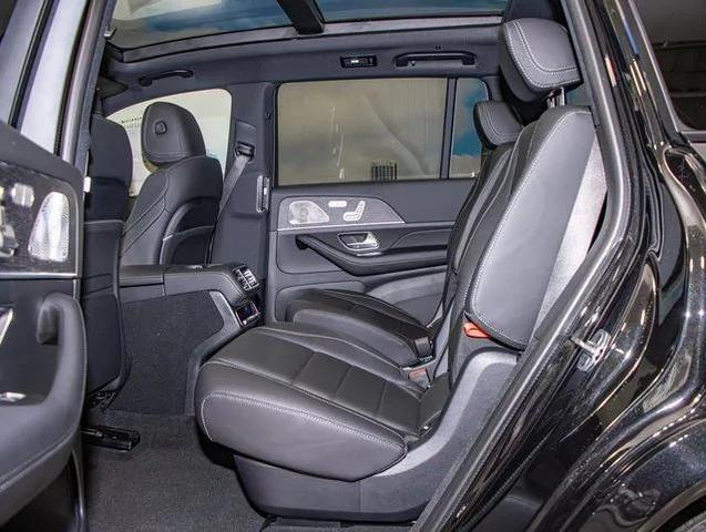 Photo of 2025 Obsidian Black Metallic Mercedes-Benz GLS 450