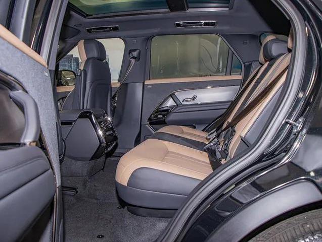 Photo of 2025 Santorini Black Land Rover Range Rover Sport