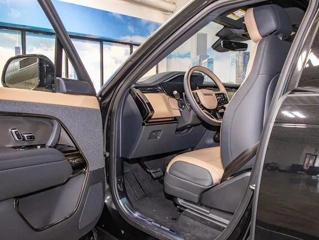 Photo of 2025 Santorini Black Land Rover Range Rover Sport