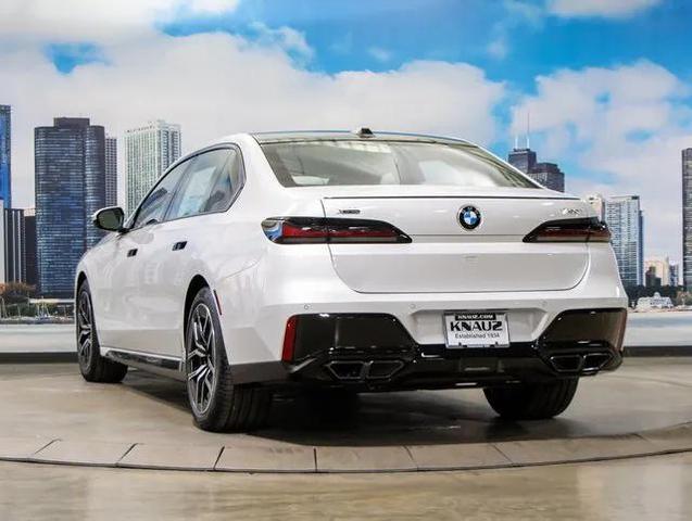 Photo of 2025 Alpine White BMW 760