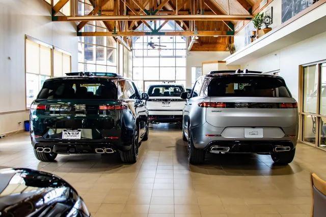 Photo of 2025 Santorini Black Land Rover Range Rover