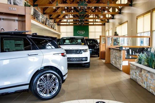 Photo of 2025 Fuji White Land Rover Defender