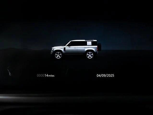 Photo of 2025 Fuji White Land Rover Defender