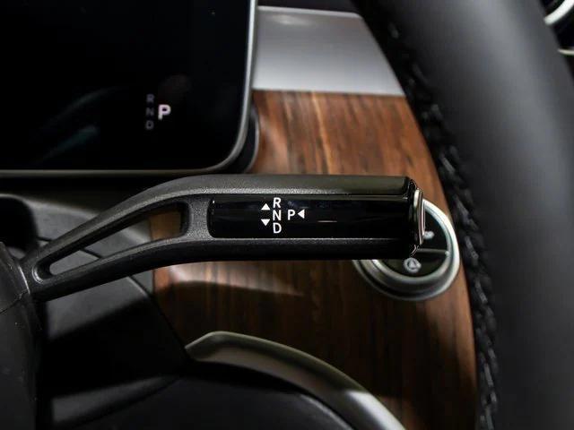 Photo of 2025 Polar White Mercedes-Benz C-Class