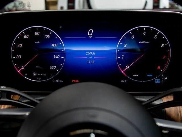 Photo of 2025 Polar White Mercedes-Benz C-Class