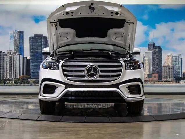 Photo of 2025 Polar White Mercedes-Benz GLS 450