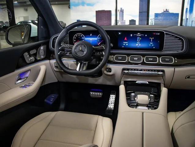 Photo of 2025 Polar White Mercedes-Benz GLS 450