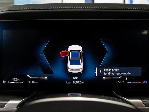 Photo of 2025 Alpine White BMW 760