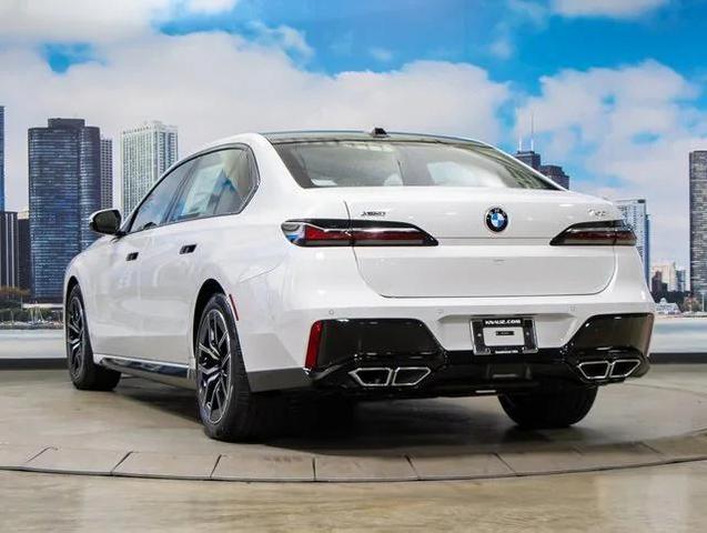 Photo of 2025 Alpine White BMW 760