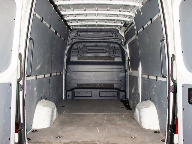 Photo of 2019 Arctic White Mercedes-Benz Sprinter 2500