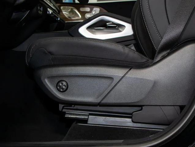 Photo of 2025 Black Mercedes-Benz GLS 450