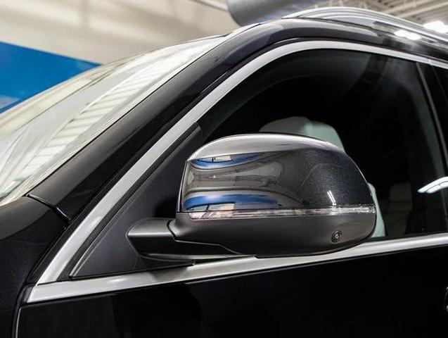 Photo of 2025 Black Sapphire Metallic BMW X7