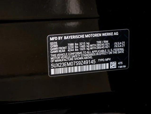 Photo of 2025 Black Sapphire Metallic BMW X7