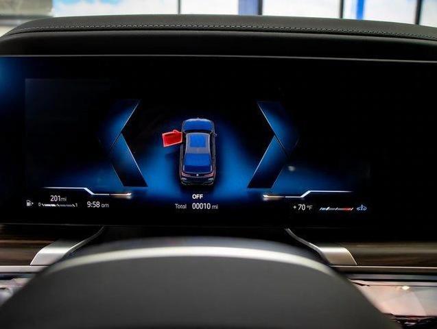 Photo of 2025 Black Sapphire Metallic BMW 740