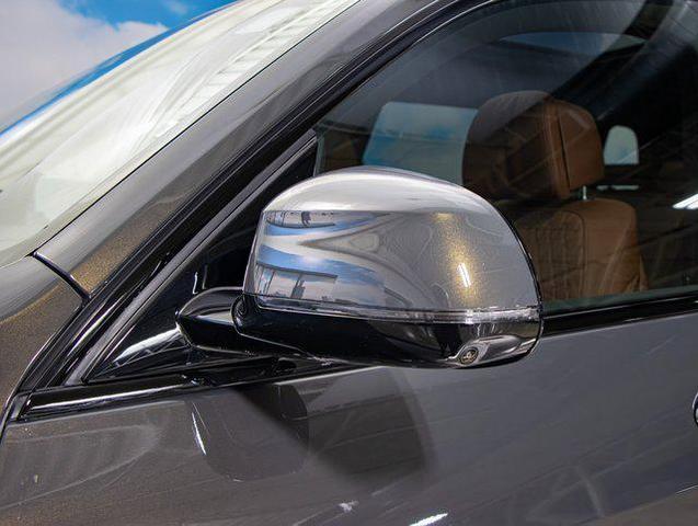 Photo of 2026 Gray Metallic BMW X7