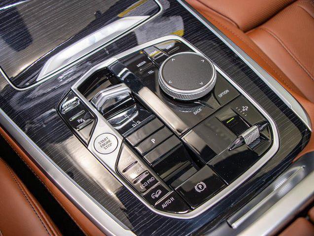 Photo of 2026 Gray Metallic BMW X7
