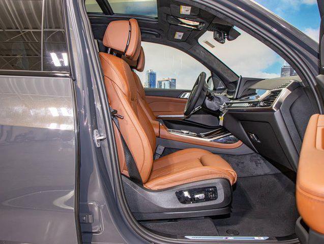 Photo of 2026 Gray Metallic BMW X7