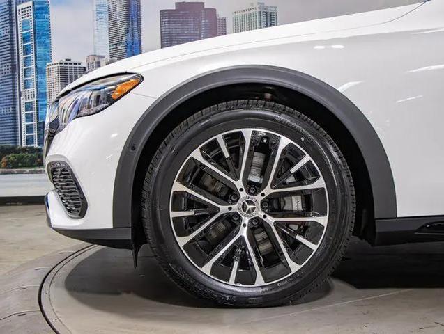 Photo of 2025 Polar White Mercedes-Benz E-Class