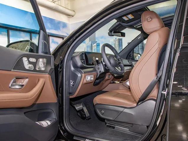 Photo of 2025 Black Mercedes-Benz GLS 450