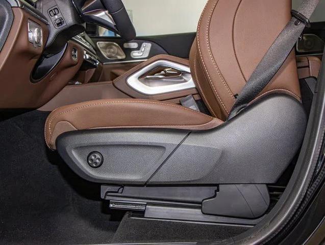 Photo of 2025 Black Mercedes-Benz GLS 450
