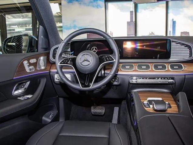Photo of 2025 Obsidian Black Metallic Mercedes-Benz GLE 450