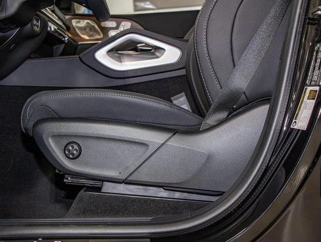 Photo of 2025 Obsidian Black Metallic Mercedes-Benz GLE 450