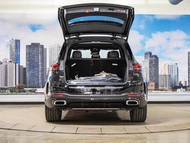 Photo of 2025 Obsidian Black Metallic Mercedes-Benz GLE 450