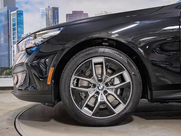 Photo of 2026 Black Sapphire Metallic BMW 530