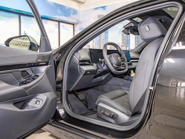 Photo of 2026 Black Sapphire Metallic BMW 530