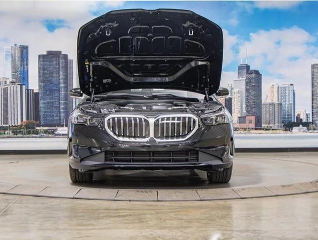 Photo of 2026 Black Sapphire Metallic BMW 530