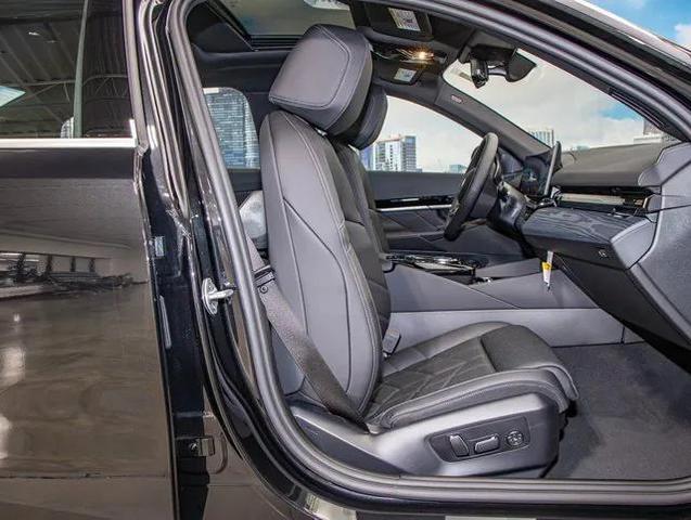 Photo of 2026 Black Sapphire Metallic BMW 530