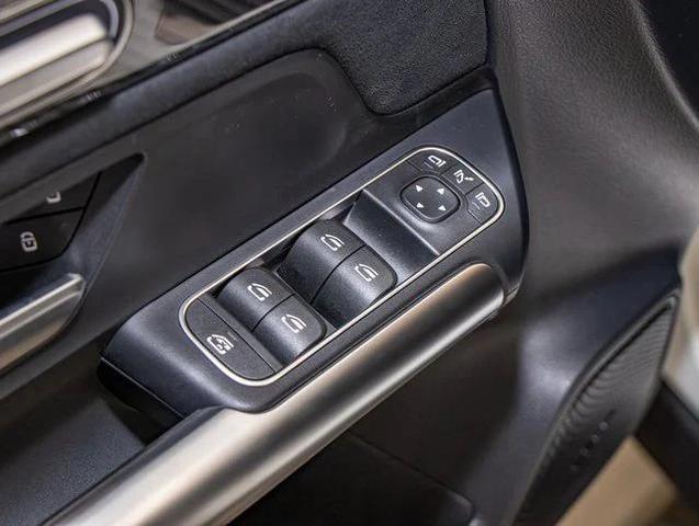 Photo of 2025 Polar White Mercedes-Benz GLA 250
