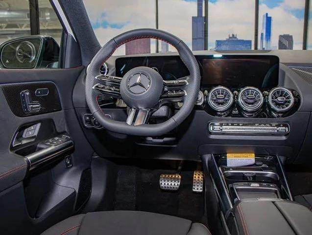 Photo of 2025 Polar White Mercedes-Benz GLA 250